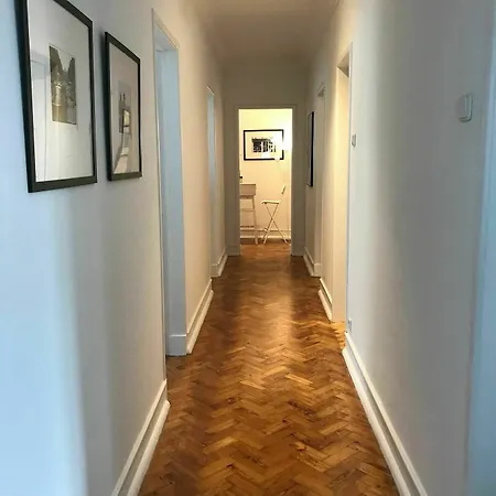 Guest house Good Time Airport In Lisbon