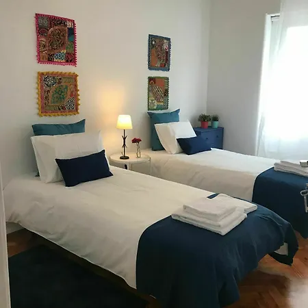 Good Time Airport In Guest house Lisbon